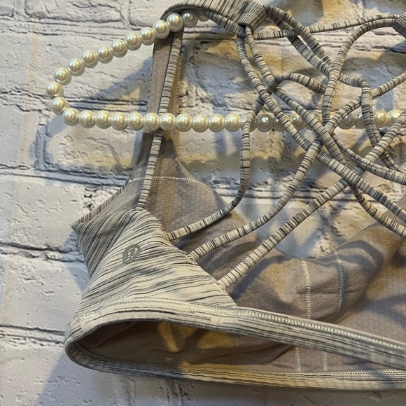 LULULEMON Free To Be Bra (Wild)
Wee Are From Space Nimbus Battleship SIZ… - Picture 10 of 11